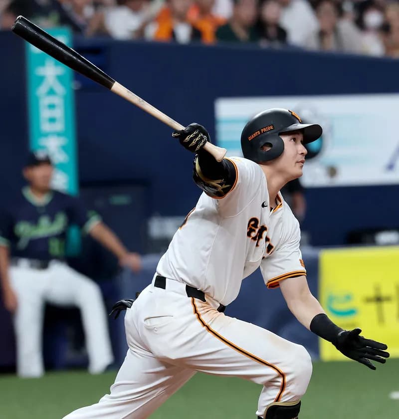 泉口、首位打者目指して猛打賞！貴重なダメ押しタイムリー！