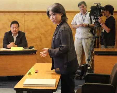 【朗報】田久保市長「卒業証書はチラ見せじゃないもん！19.2秒見せたもん😡」