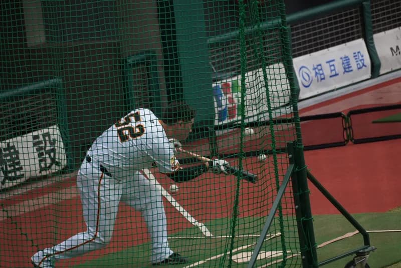 巨人リチャード、川相コーチとバント練習WWW