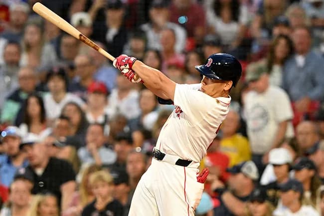 NPB吉田正尚→「マッチョマン」「NPB最強打者」、MLB吉田正尚→「ゴロ打ちのマサ」「不良債権」