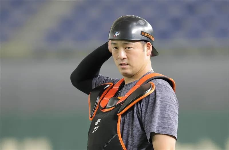 岸田行倫捕手の強肩に特化した愛称を募集します！