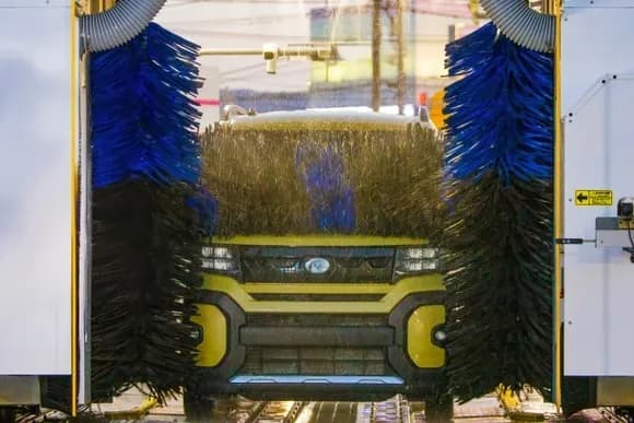 【急募】新車って洗車機通しても大丈夫なの・・・・・？