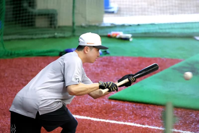 泉口佐々木中山・休日返上でバント練習