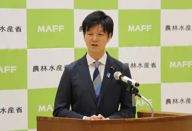【悲報】官僚「お米券て……(ドン引き)」