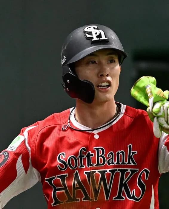 M7のソフトバンク、周東佑京にアクシデントか　試合前の打撃練習を取りやめ、ベンチ裏に下がる