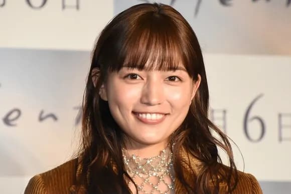 【悲報】川口春奈さん、男っぽくなってしまう・・・