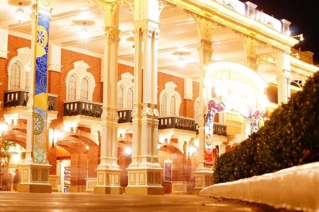 普通の人間って人生のどのタイミングでディズニーランド行くんや？