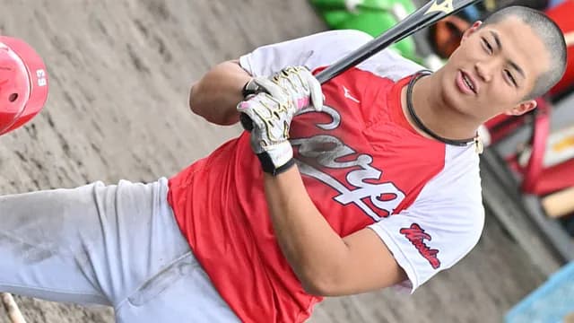 カープ内田湘大、今季初打席も三振。試合後は荷物をまとめ「ファームへ行ってきます」