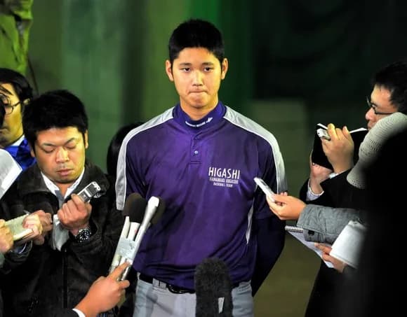 【悲報】大谷翔平「高卒でメジャー行きます」日ハム「一位指名します」