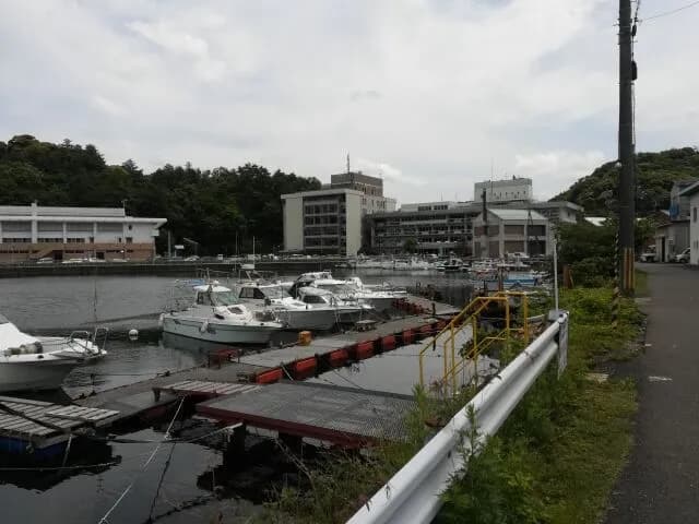 市役所「すまん、よくよく考えたら夕方まで役所開けてる必要ある？ということで閉めますね」