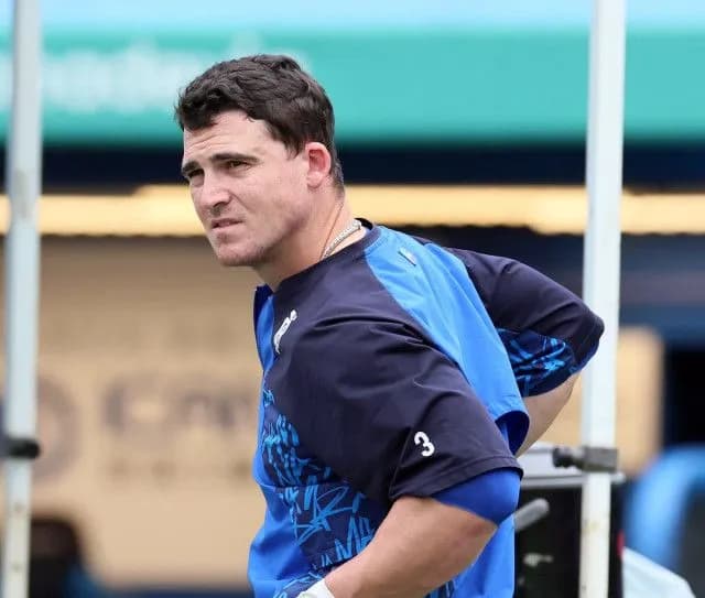 DeNAオースティンが現役続行に意欲 ←これ争奪戦だろ