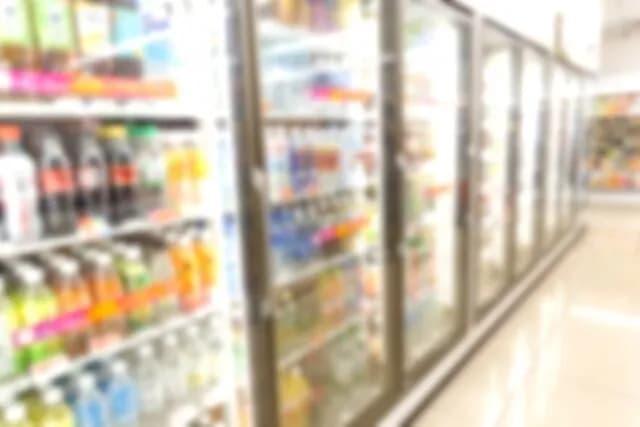 【悲報】Z世代「コンビニのお茶多すぎて決めるのダルい。意思決定の労力はもっと大事な時に使いたい」