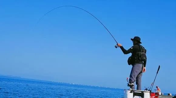 【悲報】釣り人「あぁダメだ！糸を食いちぎられた！」僕「食いちぎられた針や糸はどうするの？」