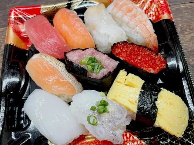 『スーパーのパック寿司』と『回転寿司の🍣』を食ってどっちがどっちだか当てられる自信ある？