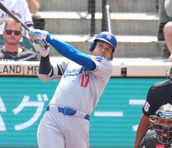 大谷翔平、５試合ぶり49号ソロ！球団初の２年連続50本に王手　シーズン54本ペース