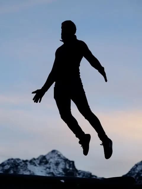 食事、睡眠、排便、この3つのうち1つをやらないで済む体になるとしたら