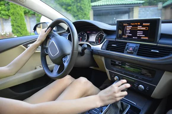 【動画】車好き女さんのタイヤ交換ヤバすぎるｗｗｗｗｗｗｗｗｗ