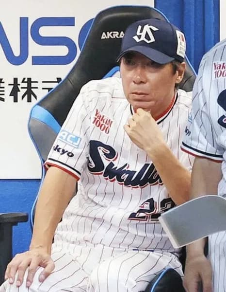 ヤクルト高津監督、15失点の大敗に「今日は寝られないでしょうね」