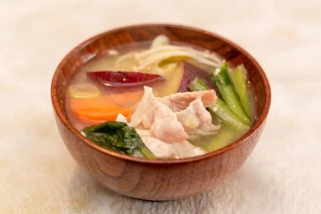 豚汁にさつまいも入れる人いるでしょ？