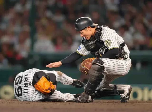 【阪神】石井大智、悲鳴とエールの中で救急搬送、意識はっきり　チームはサヨナラで勝利届ける