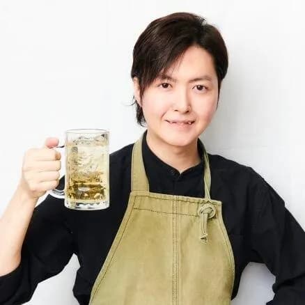 【悲報】リュウジさん、大好きだった菓子パンを「片親パン」と揶揄されブチギレる・・・・・・・・・