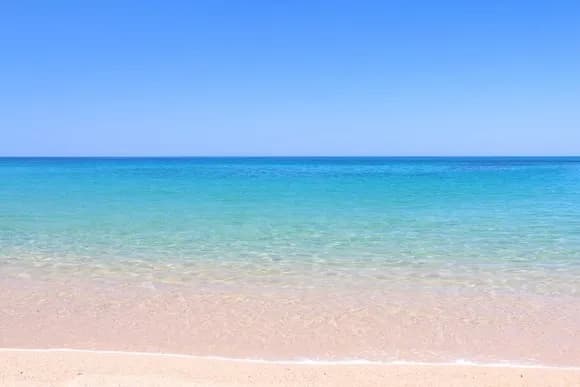 【悲報】お前ら「旅行先は国内で十分、ビジホで十分、安い飯で十分」←なにが楽しいの・・・？