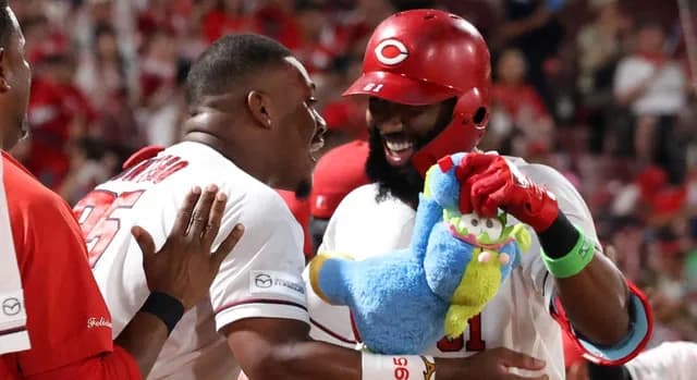 カープファビモン〝豪快〟アベック弾！森下6回2失点で2ヵ月ぶり6勝目！末包先制打！小園＆菊池マルチ！栗林火消し！森浦5S締め！連敗ストップで4位浮上！【広島5-3ヤクルト/試合結果】