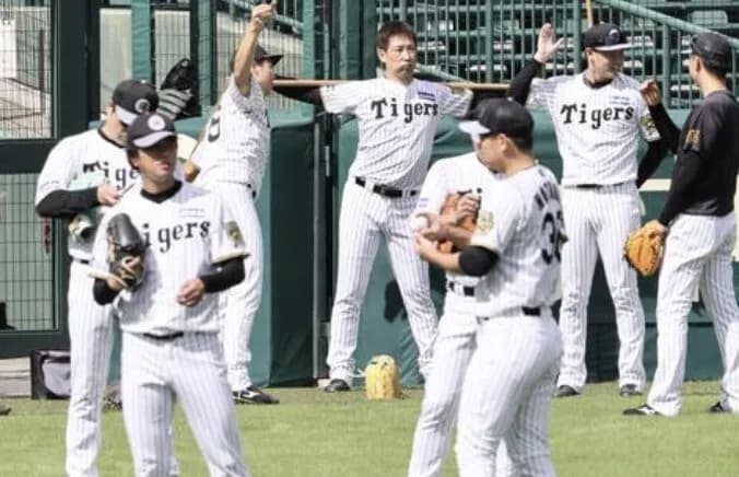 阪神・原口、現役最終戦で『スタメンじゃなくていい。村上の勝利を最優先してほしい』