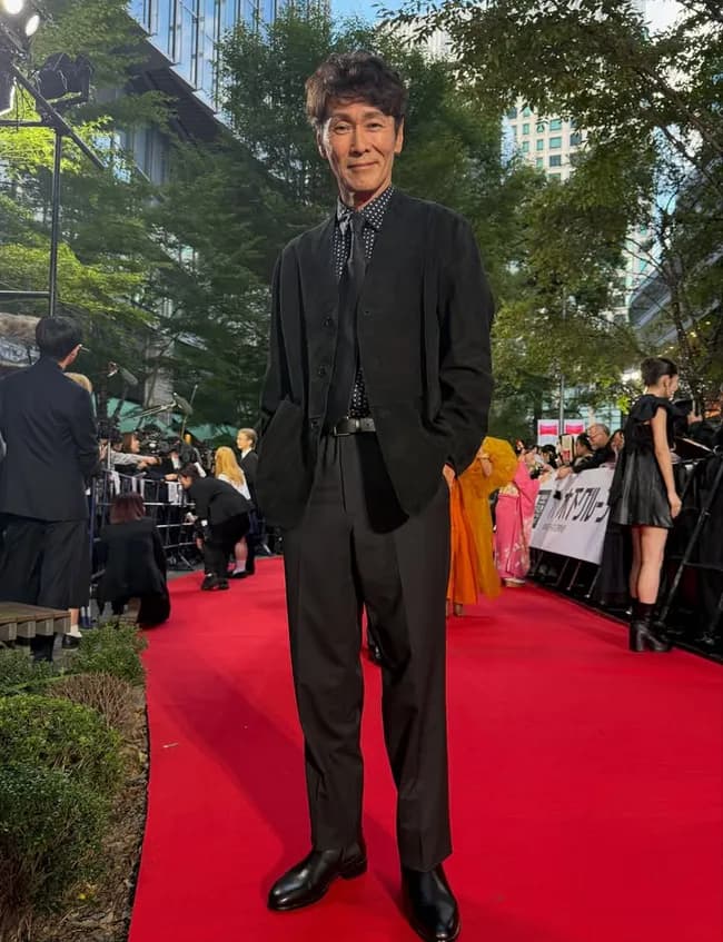 元木大介、20キロ減量で別人に変貌　イケメン俳優…と思ったら　「東京国際映画祭」レッドカーペットに現る