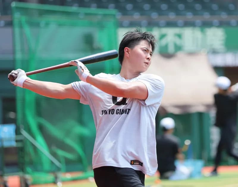 岡田悠希が１軍昇格　９打数無安打の三塚琉生が登録抹消