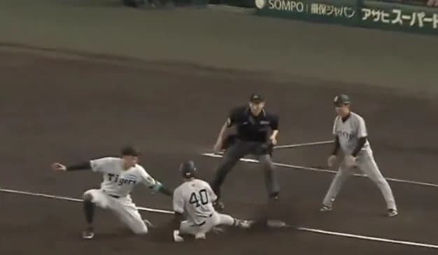 【ナイスプレー】近本→中野の鮮やかな連携プレーで中山の3塁打を阻止!!!!!