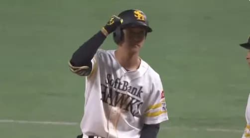 周東佑京「おまえ、4番じゃん」　柳町達、初の4番で初安打＆打点