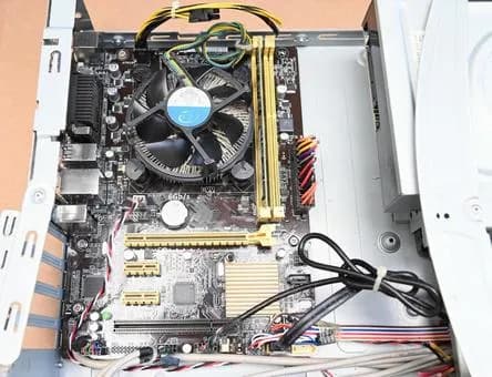 【朗報】パソコン自分で組み立てたりするオタク君いるじゃん？ｗｗｗｗｗｗｗｗｗｗｗｗｗｗｗｗ