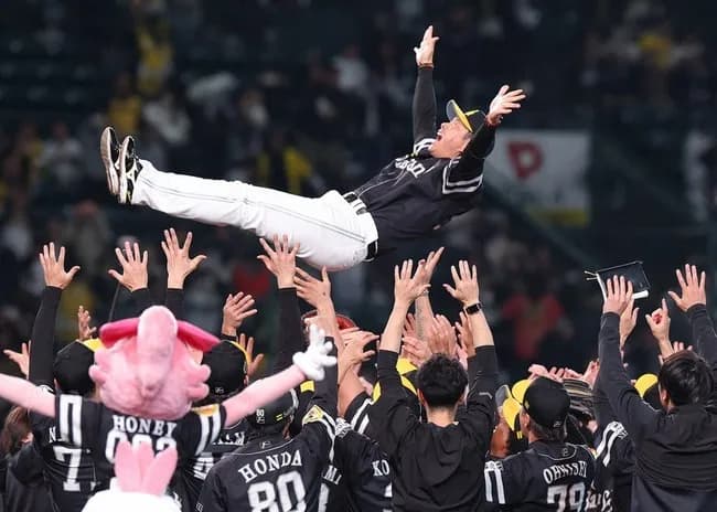 【悲報】ソフトバンクホークスさん、5年ぶり日本一になったのに誰も興味がない・・・