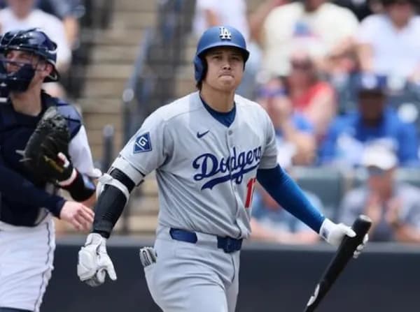 ロバーツ監督、14戦26三振の大谷に「2ストライクでもフルスイング。バットに当てないと何も起きない」