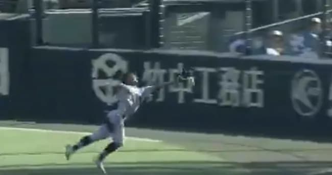 【動画】甲子園の審判さん、これをファール判定してしまう…