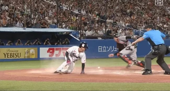 【悲報】巨人岸田、痛恨のポロリ