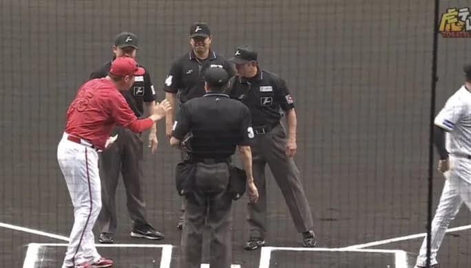 【悲報】新井貴浩と藤川球児の挨拶、バチバチ...今日は球児が先に去ってしまう