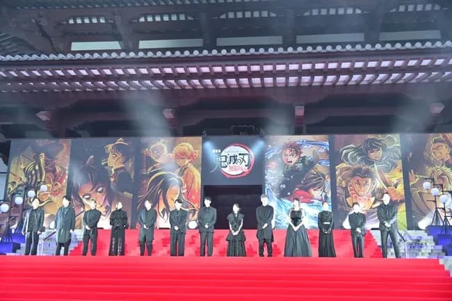 【悲報】鬼滅の刃世界最速上映わずか5分で全席埋まってしまう・・・・