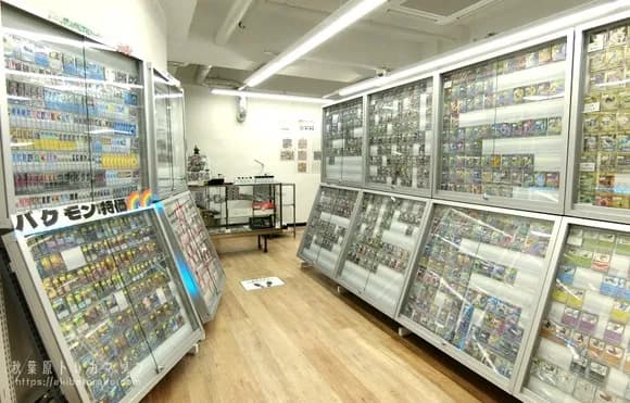 【画像】トレカ店「45万8千円のカードを間違えて4万5千円で売りました。買った人は24時間以内に払って！」