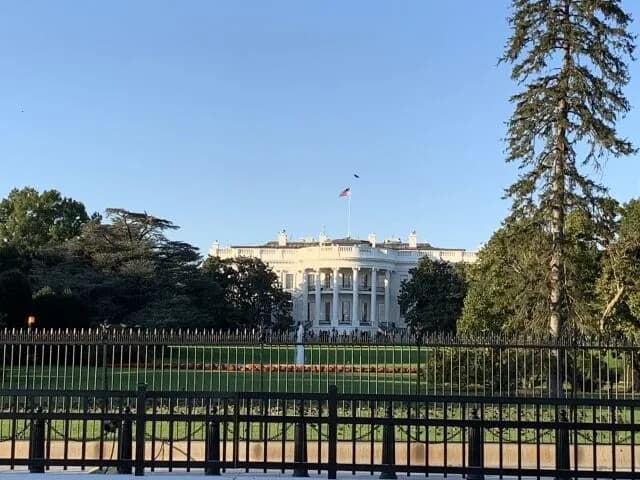 アメリカ民主党「何で勝手にイラン攻撃したの？」ホワイトハウス「...」