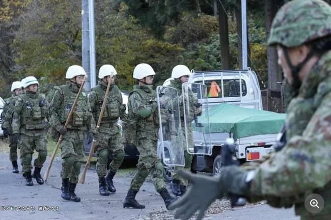 【画像】クマ対応で派遣された自衛隊、装備がちいかわの討伐仕様みたい