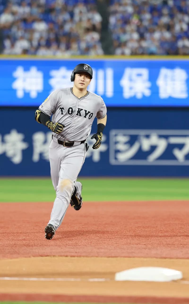 泉口・ヒロインに呼ばれないが、5打数3安打 同点ホームランの活躍