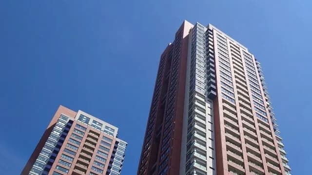 【悲報】マンション、ローンの他に管理費修繕費駐車場代も必要だった