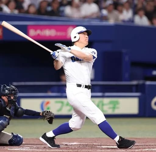 バンテリンドーム騒然　松井秀喜氏が特大アーチ　５１歳がまさかの確信歩き＆バット投げの一撃　イチロー氏も大喜び