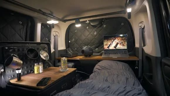 【画像】ワイ、人生初の車中泊に挑戦中ｗｗｗｗｗｗｗｗ