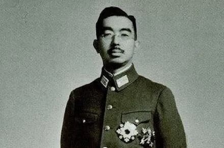 【衝撃】ヒトラー「責任持って自◯しますわ」ヒロヒト「朕は死ぬのヤーヤーなの！」