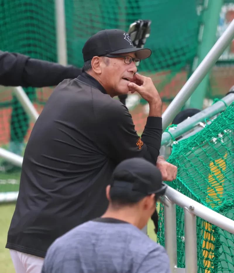 駒田徳広三軍監督の退団を発表