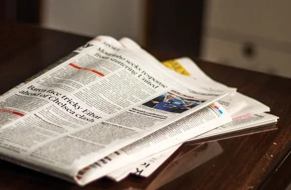 【悲報】　若者「えっ、待って。月5000円払って昨日のニュース知れる新聞ってヤバくない？」