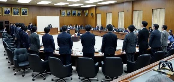 【朗報】野党、ガソリン減税法案を提出！まさかの全党一致ｗｗｗｗｗｗ